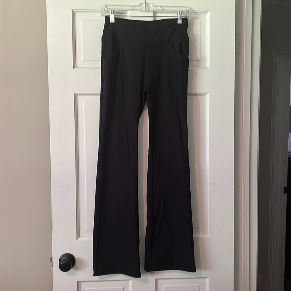 Womens Small Flared Leggings (new with tag)